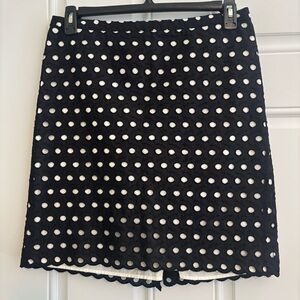 ❤️2/$15 or 3/$21❤️Loft Elegant Black and White Eyelet Polka  Dot Skirt, Size 8